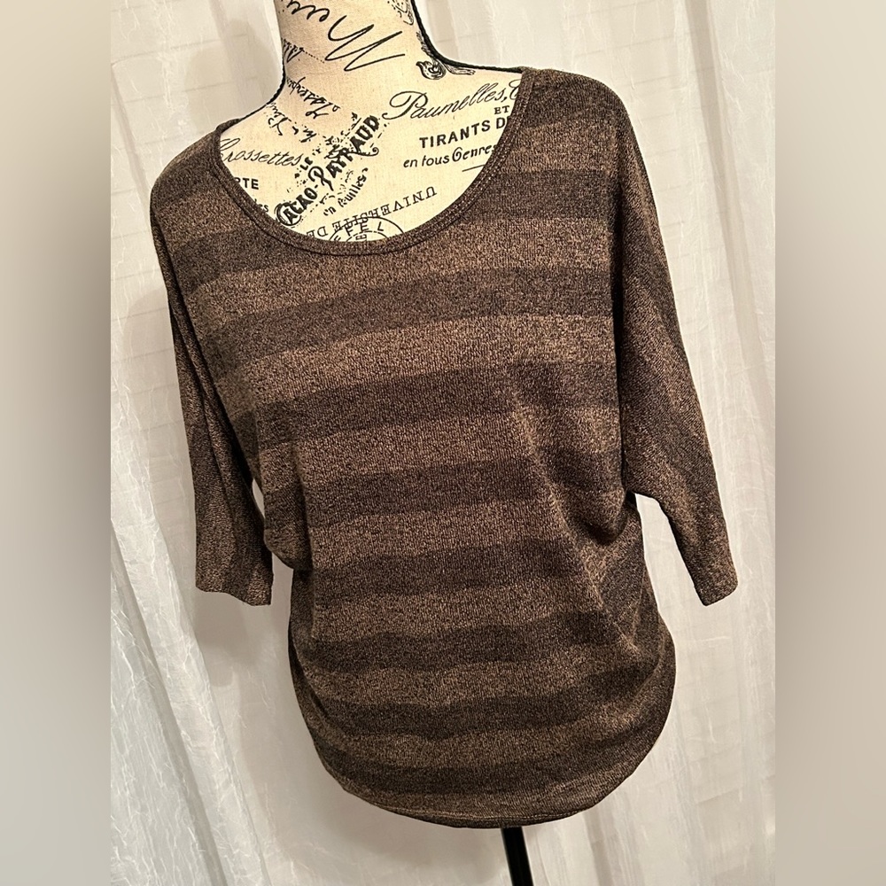 Rue 21 light dressy top